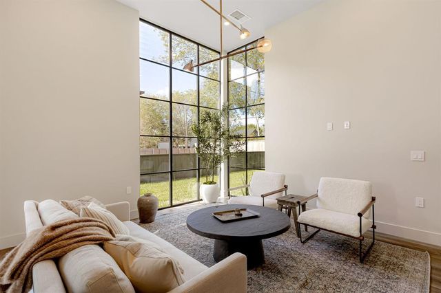 4414 Banister LN 2, Austin, TX 78745