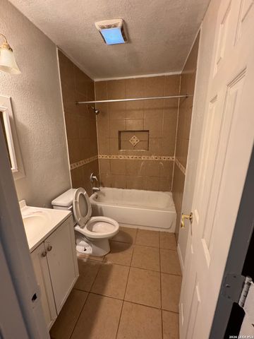 9027 Garnett Ave, San Antonio, TX 78221