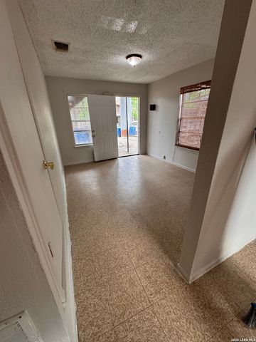 9027 Garnett Ave, San Antonio, TX 78221