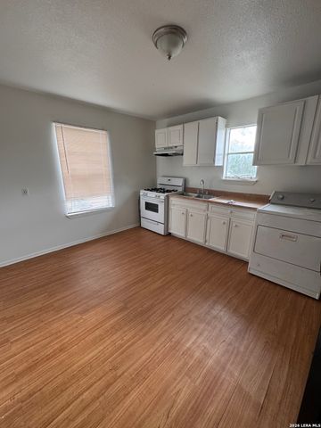 9027 Garnett Ave, San Antonio, TX 78221