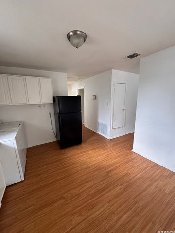 9027 Garnett Ave, San Antonio, TX 78221