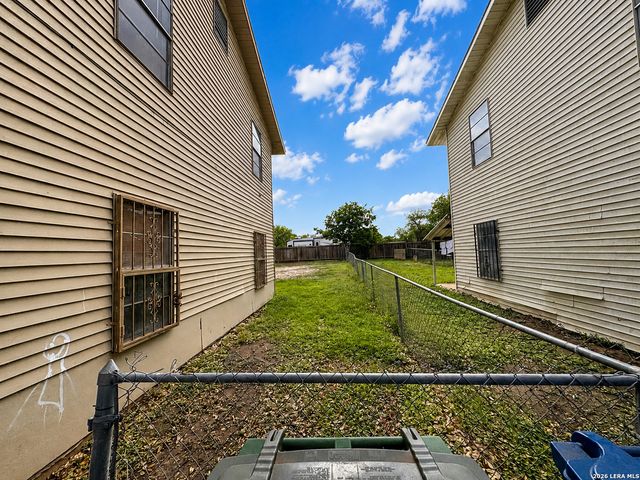 9027 Garnett Ave, San Antonio, TX 78221