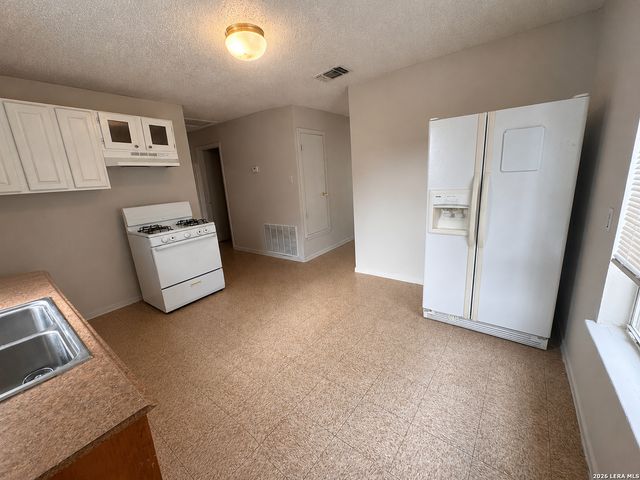 9027 Garnett Ave, San Antonio, TX 78221