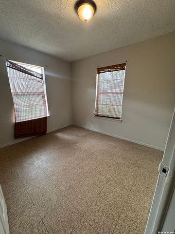 9027 Garnett Ave, San Antonio, TX 78221
