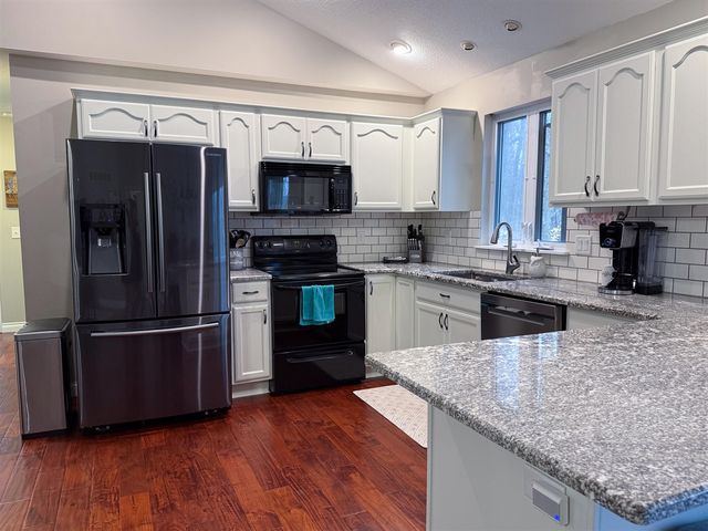 49114 Beulah Way, Mattawan, MI 49071