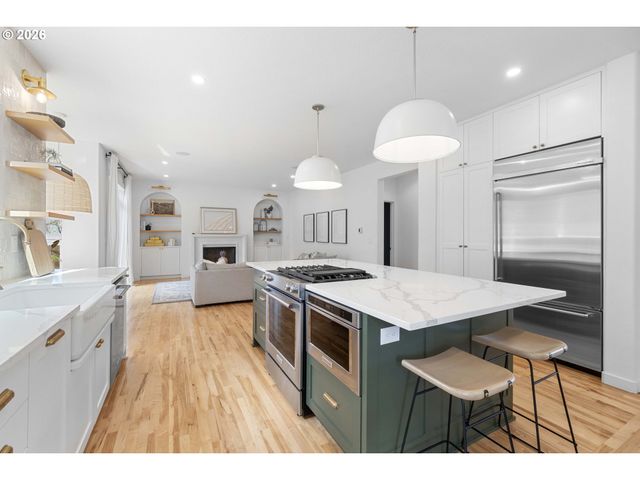 7783 Sw LAIRD Pl, Beaverton, OR 97007