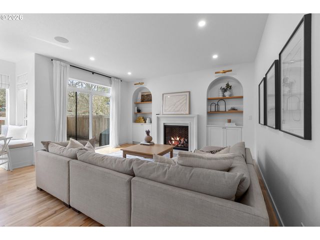 7783 Sw LAIRD Pl, Beaverton, OR 97007