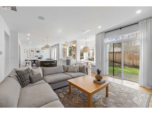 7783 Sw LAIRD Pl, Beaverton, OR 97007