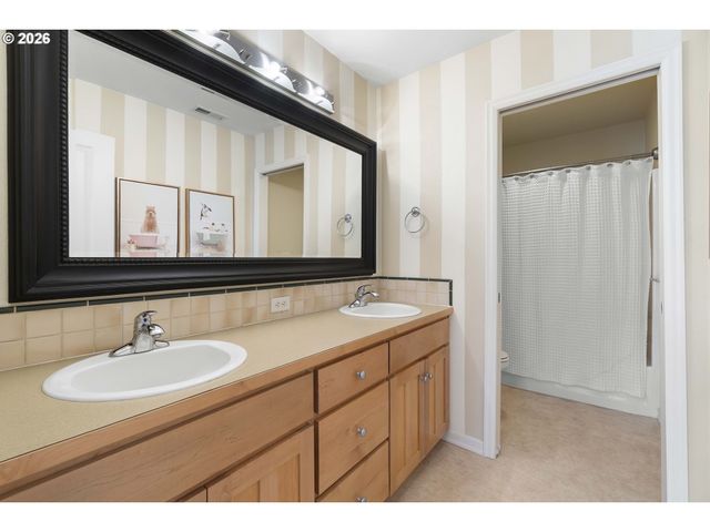 7783 Sw LAIRD Pl, Beaverton, OR 97007