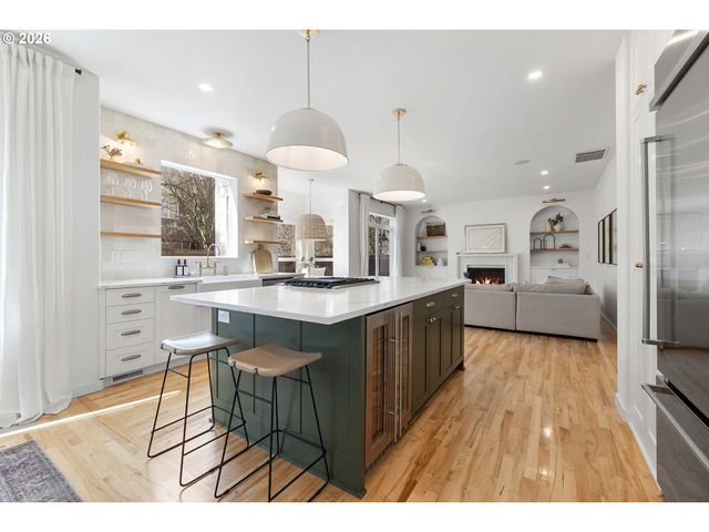 7783 Sw LAIRD Pl, Beaverton, OR 97007