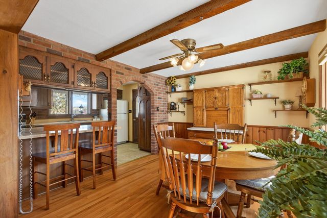 935 Century Avenue N, Maplewood, MN 55119