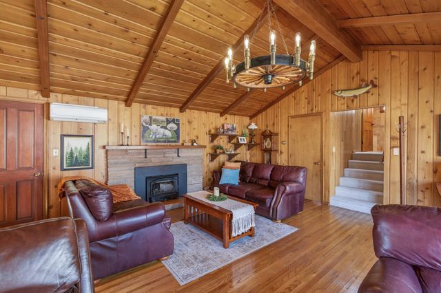 935 Century Avenue N, Maplewood, MN 55119