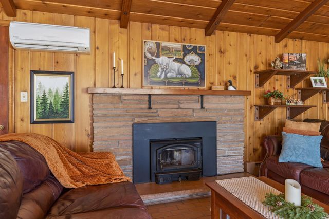 935 Century Avenue N, Maplewood, MN 55119