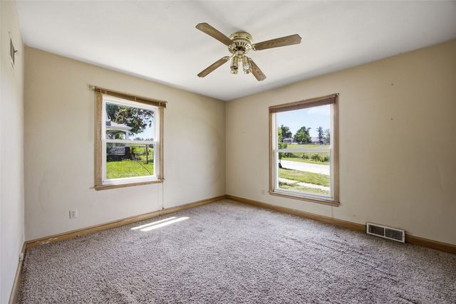 2009 3rd St SW, Cedar Rapids, IA 52404