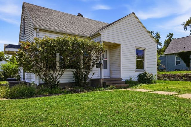 2009 3rd St SW, Cedar Rapids, IA 52404