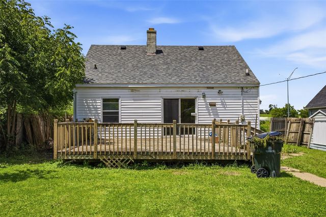 2009 3rd St SW, Cedar Rapids, IA 52404