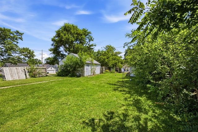 2009 3rd St SW, Cedar Rapids, IA 52404