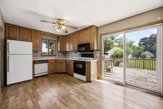 2009 3rd St SW, Cedar Rapids, IA 52404