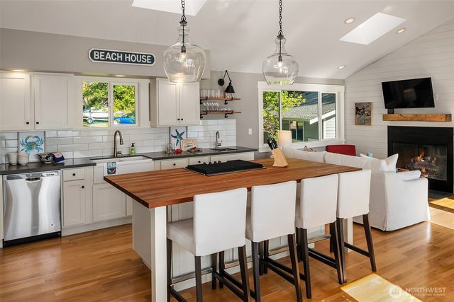 13967 SW 248th Street, Vashon, WA 98070