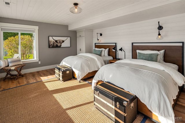 13967 SW 248th Street, Vashon, WA 98070