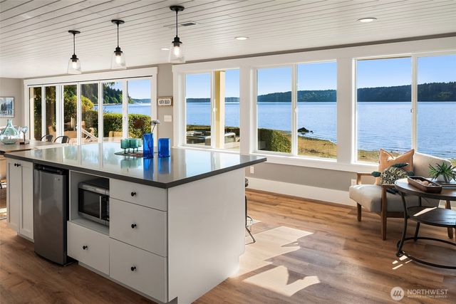 13967 SW 248th Street, Vashon, WA 98070