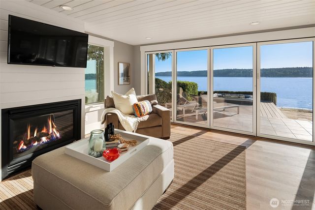 13967 SW 248th Street, Vashon, WA 98070