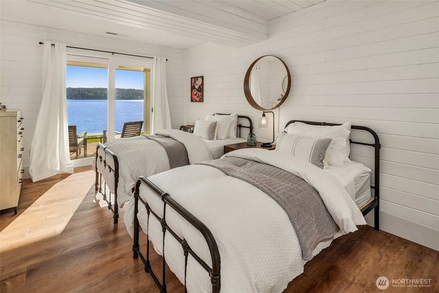 13967 SW 248th Street, Vashon, WA 98070