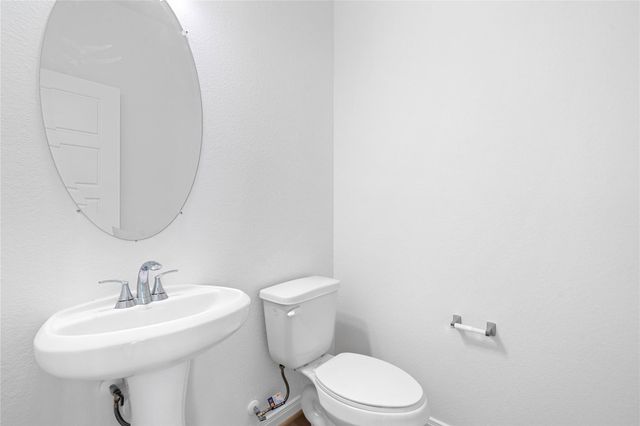 5663 Sanderling Circle, Hitchcock, TX 77563