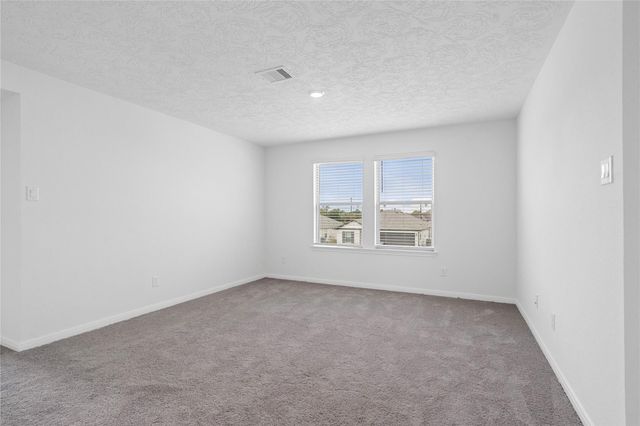 5663 Sanderling Circle, Hitchcock, TX 77563