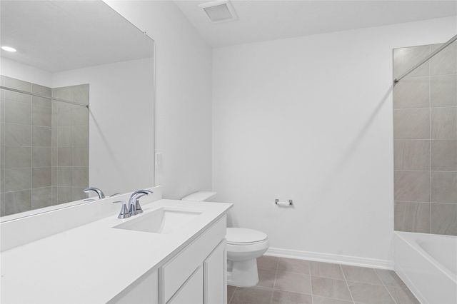 5663 Sanderling Circle, Hitchcock, TX 77563
