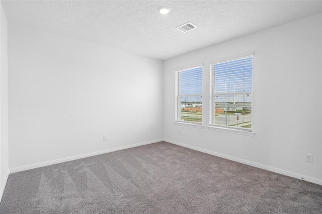 5663 Sanderling Circle, Hitchcock, TX 77563