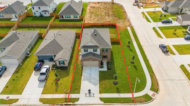 5663 Sanderling Circle, Hitchcock, TX 77563