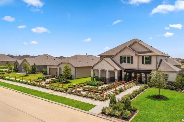 5663 Sanderling Circle, Hitchcock, TX 77563