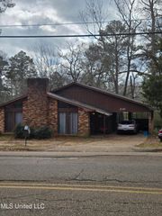281 Daniel Lake Boulevard, Jackson, MS 39212