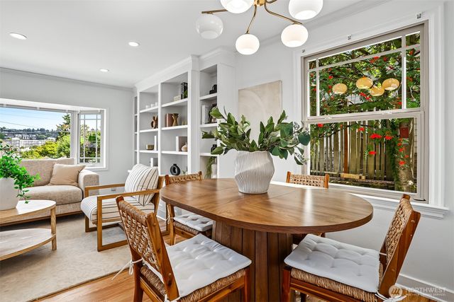 3243 22nd Avenue W, Seattle, WA 98199