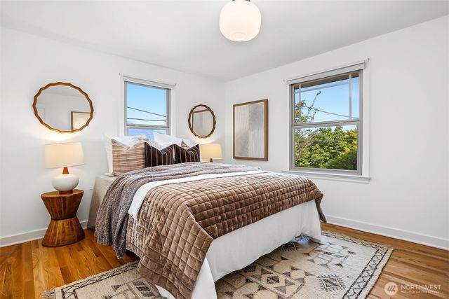 3243 22nd Avenue W, Seattle, WA 98199