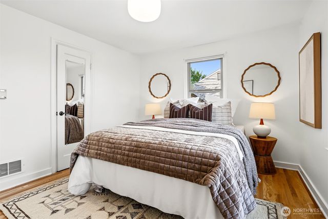 3243 22nd Avenue W, Seattle, WA 98199