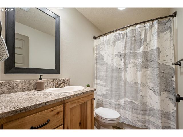 13135 Se WINSTON Rd, Damascus, OR 97089