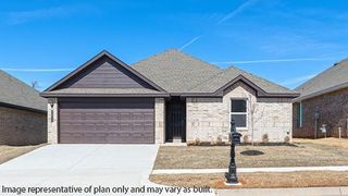 1217 E Stallion Lane, Mustang, OK 73064