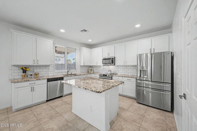 17561 W VILLA HERMOSA Lane, Surprise, AZ 85387