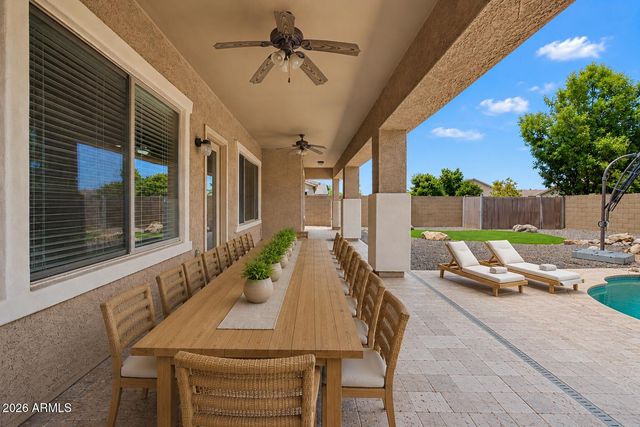2946 E SANTA FE Lane, Gilbert, AZ 85297