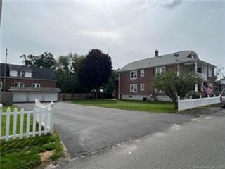 105 Hawthorne Avenue, Waterbury, CT 06708