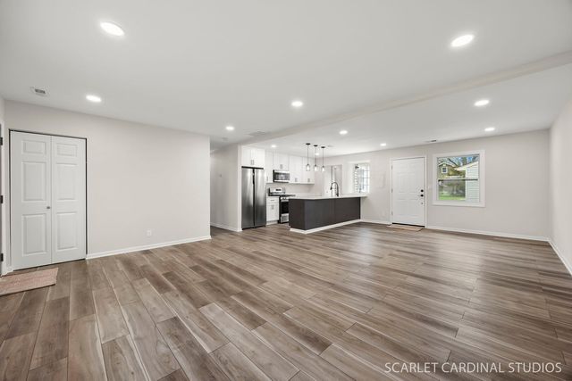 1041 N Elmwood Drive, Aurora, IL 60506