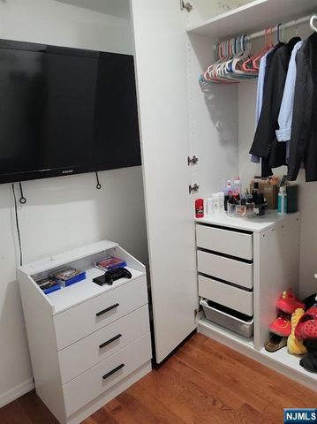 576 Ridgeland Terrace, Englewood, NJ 07631