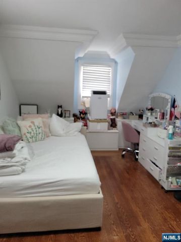 576 Ridgeland Terrace, Englewood, NJ 07631