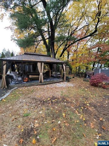 576 Ridgeland Terrace, Englewood, NJ 07631