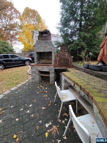 576 Ridgeland Terrace, Englewood, NJ 07631