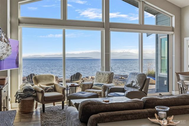 121 Keystone Avenue, Coupeville, WA 98239