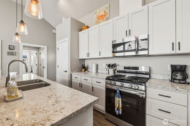121 Keystone Avenue, Coupeville, WA 98239