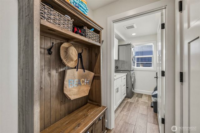 121 Keystone Avenue, Coupeville, WA 98239